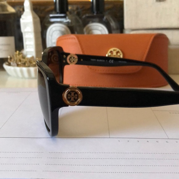 Tory Burch sunglasses! - Picture 8 of 8